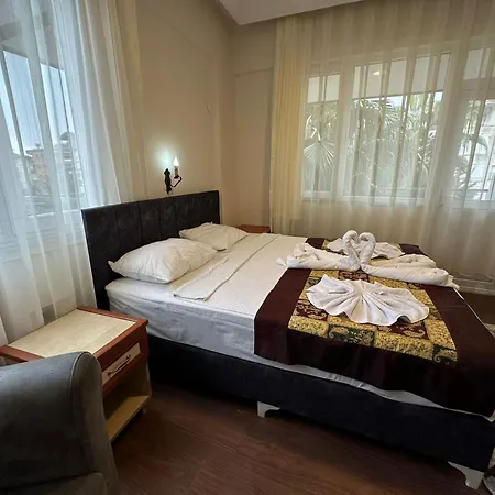Palm Hotel 2*